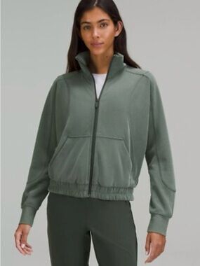 lululemon athletica sage brushed softsreme funnel meck zip up size 6 NWT